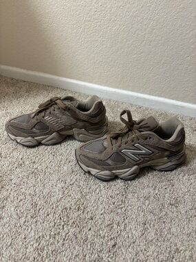 New Balance Chunky Trainers in Brown and Tan